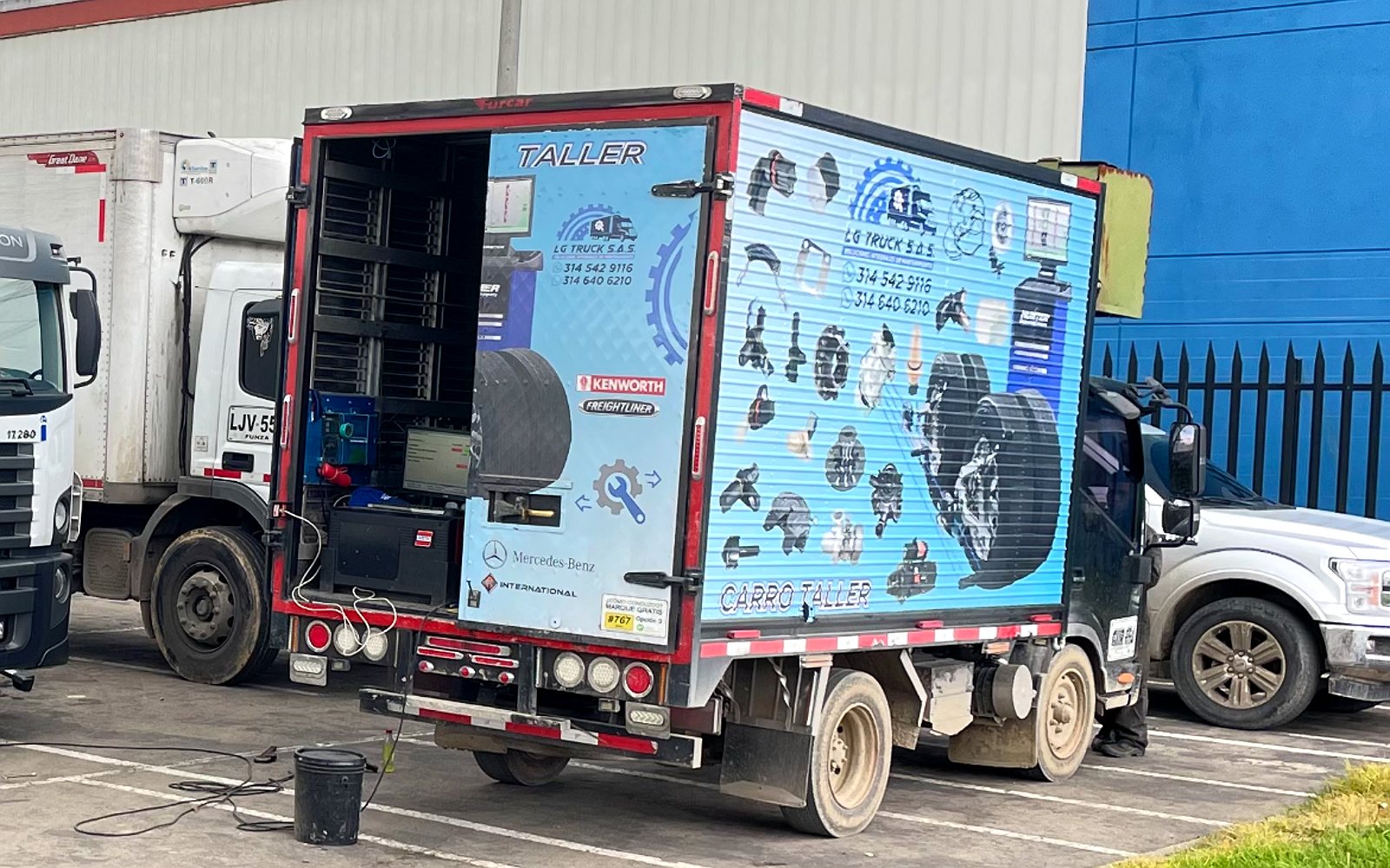 Servicio en bahía — LG TRUCK S.A.S.